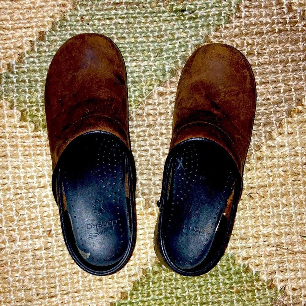 Dansko brown clogs size 40.  Lightly used, still lots of life left!